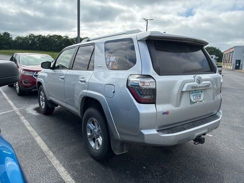 Used 2018 Toyota 4Runner SR5 Premium RWD image 2