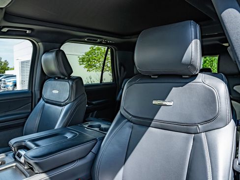 Used 2025 Ford Expedition Max Platinum w/ Stealth Appearance Package AWD/4WD image 32