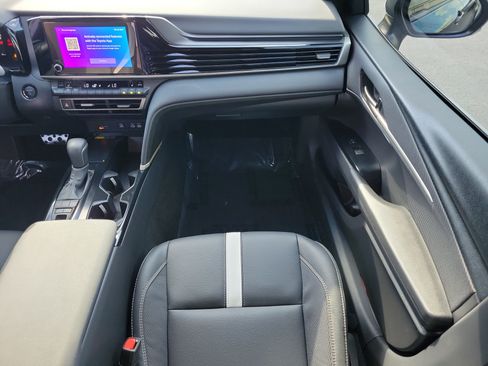 Used 2025 Toyota Camry SE w/ Convenience Package FWD image 14