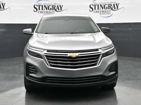 Used 2024 Chevrolet Equinox LS w/ LS Convenience Package FWD image 2