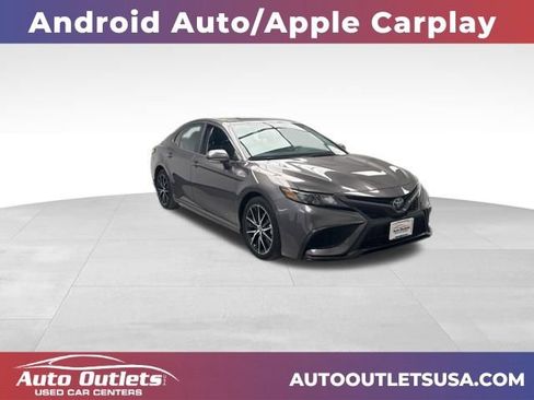 Used 2023 Toyota Camry SE image 1
