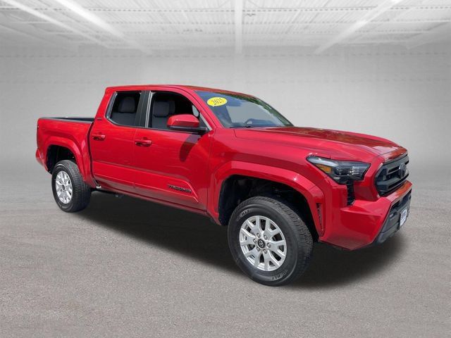 Used 2025 Toyota Tacoma SR5 AWD/4WD image 4