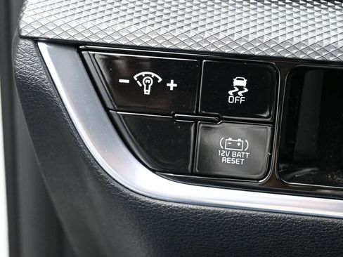 Used 2024 Kia Sportage LX image 13