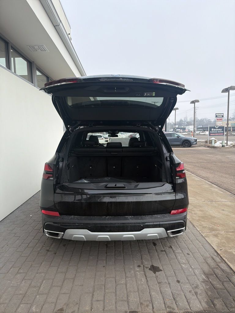 New 2026 BMW X5 xDrive50e AWD/4WD image 8