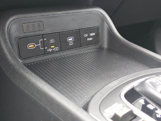 Certified 2026 Hyundai Kona SE AWD/4WD image 32