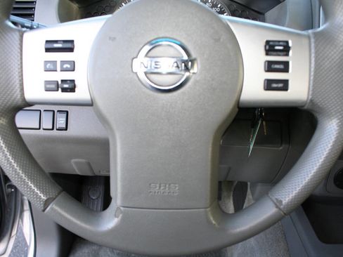 Used 2015 Nissan Frontier S image 12