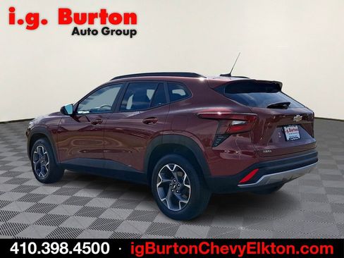 Certified 2024 Chevrolet Trax LT w/ Sunroof Package FWD image 4