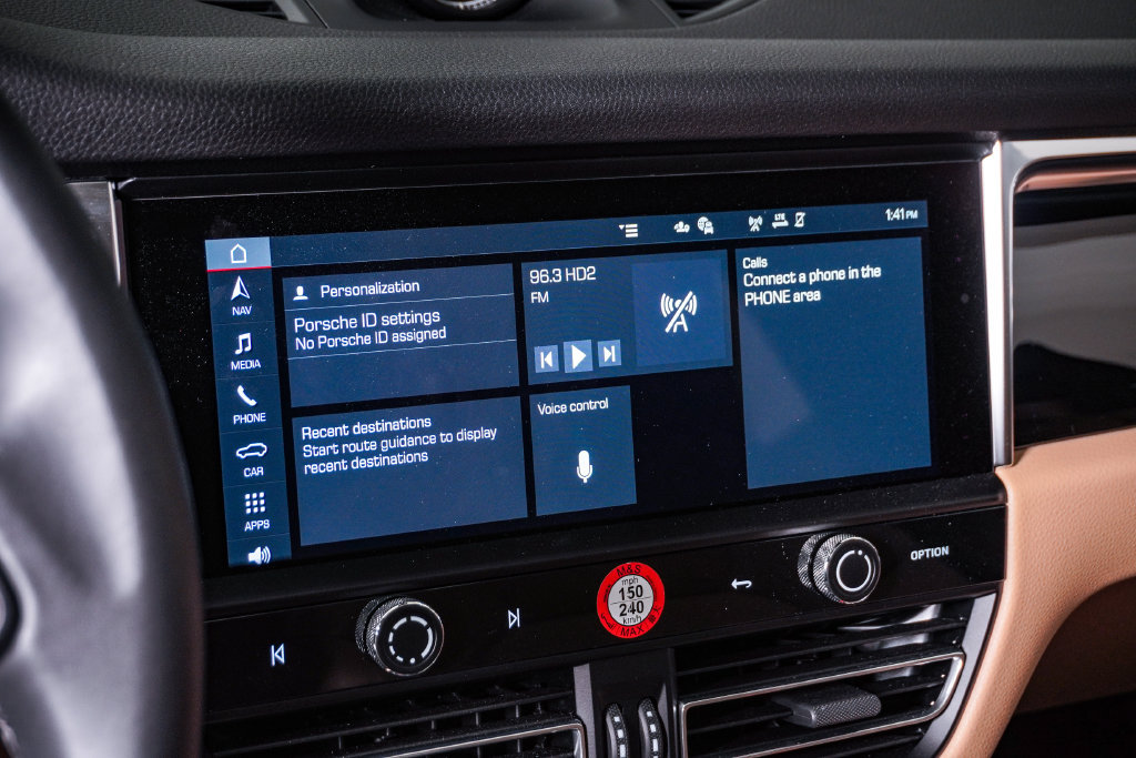 Certified 2026 Porsche Macan AWD/4WD image 22