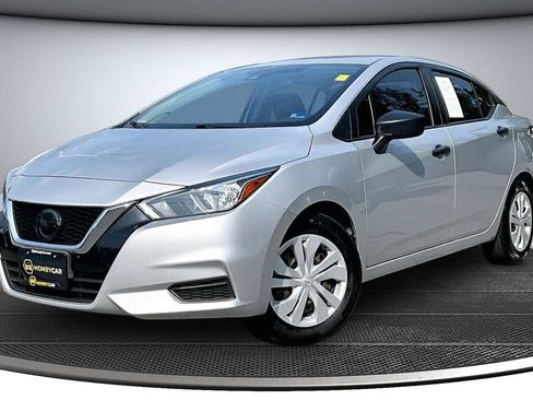 Used 2020 Nissan Versa S FWD image 3