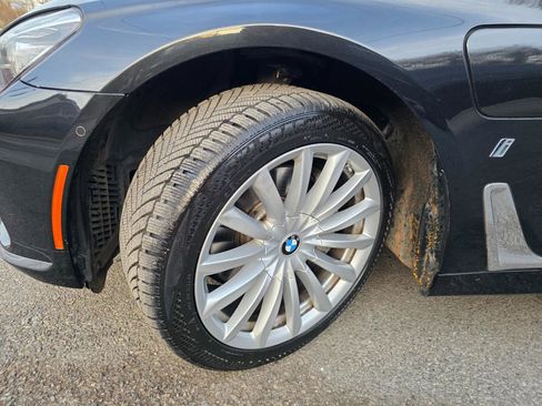 Used 2017 BMW 740e xDrive AWD/4WD image 27