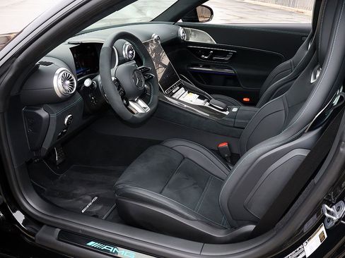 Used 2025 Mercedes-Benz AMG GT 63 image 4