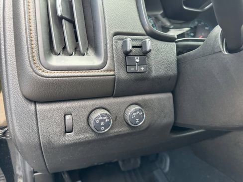 Used 2022 GMC Canyon AT4 w/ Driver Alert Package AWD/4WD image 19