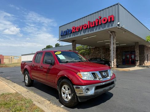 Used 2010 Nissan Frontier SE RWD image 1