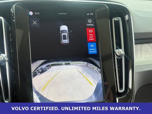 Certified 2025 Volvo XC40 B5 Core AWD/4WD image 22