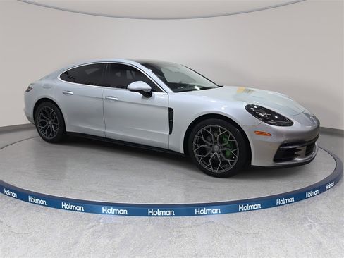 Used 2018 Porsche Panamera 4 image 5