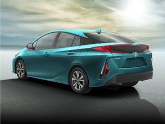 Used 2018 Toyota Prius Prime Premium FWD video 1
