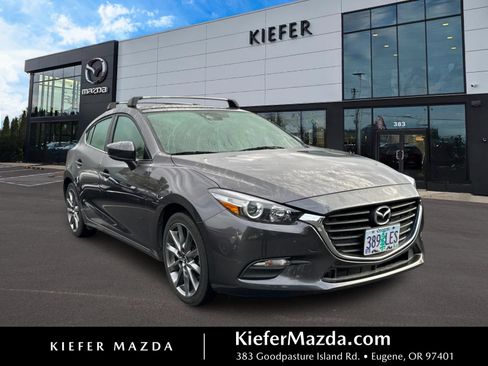 Used 2018 MAZDA MAZDA3 Touring FWD image 1