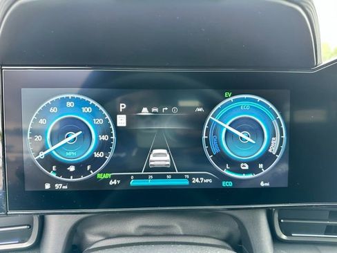 New 2025 Hyundai Elantra SEL FWD image 15