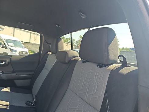Used 2022 Toyota Tacoma TRD Sport w/ Technology Package RWD image 13