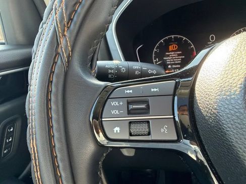 Used 2025 Honda Pilot Touring image 23