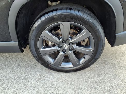 Used 2025 Honda Pilot Sport image 27