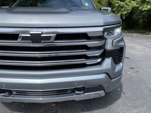 Used 2025 Chevrolet Silverado 1500 High Country w/ Technology Package AWD/4WD image 14