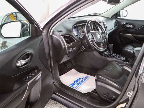 Used 2021 Jeep Cherokee Latitude Lux w/ Sun & Sound Group image 3