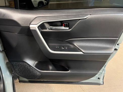 Used 2021 Toyota RAV4 XLE image 11