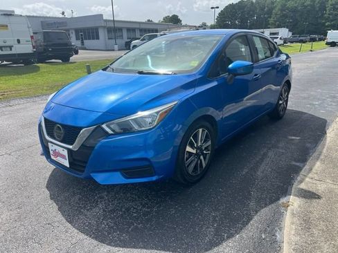 Used 2021 Nissan Versa SV FWD image 4