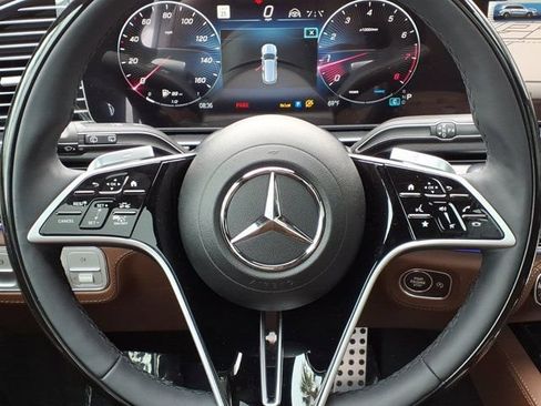 New 2026 Mercedes-Benz GLS 580 4MATIC image 8