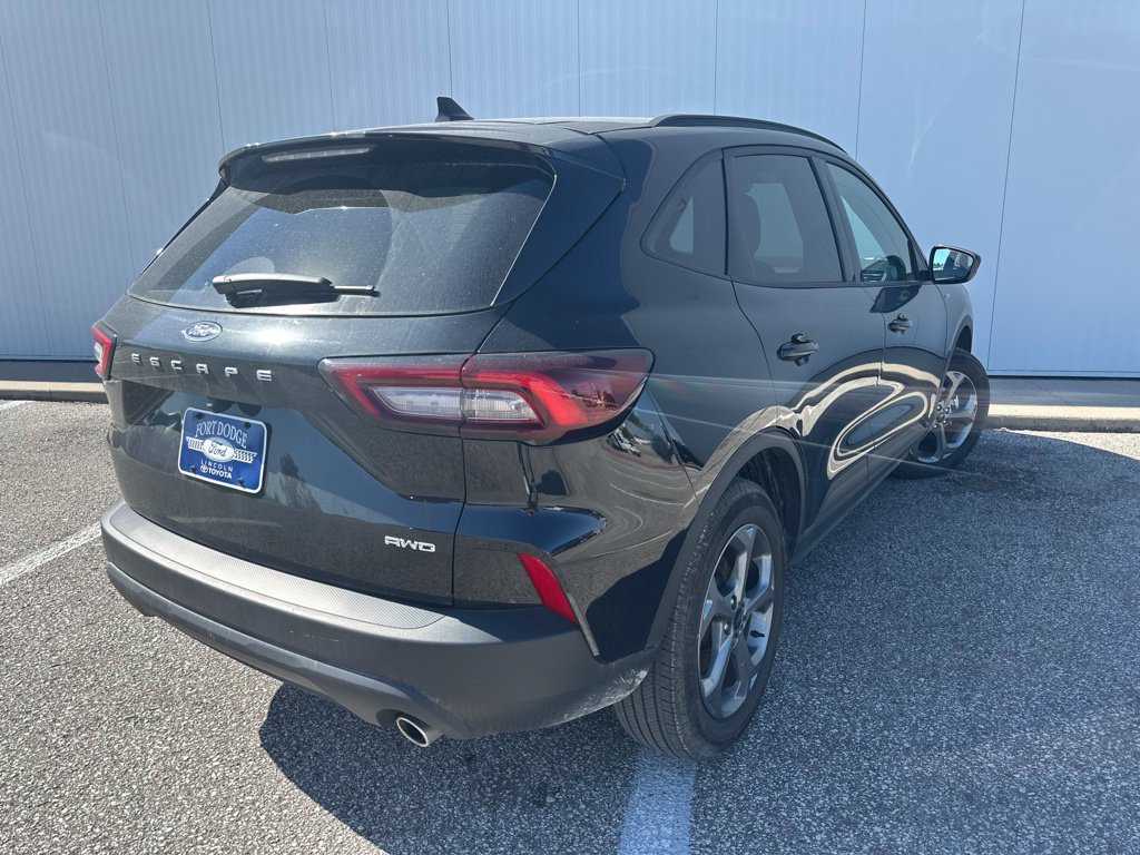 Certified 2025 Ford Escape ST-Line Select AWD/4WD image 7