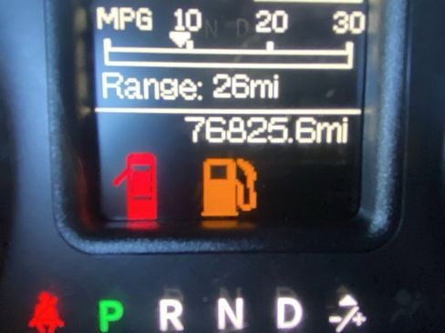 Used 2021 RAM 1500 Classic SLT image 26