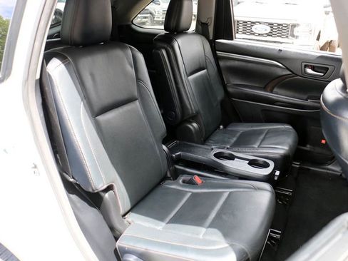 Used 2017 Toyota Highlander Limited FWD image 32