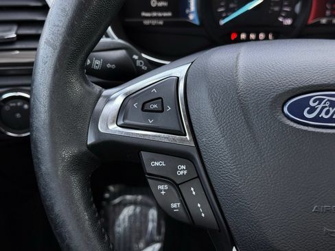 Used 2018 Ford Fusion SE w/ Equipment Group 602A FWD image 27