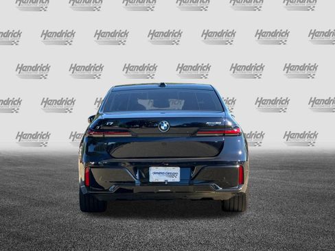 Used 2023 BMW i7 xDrive60 AWD/4WD image 6