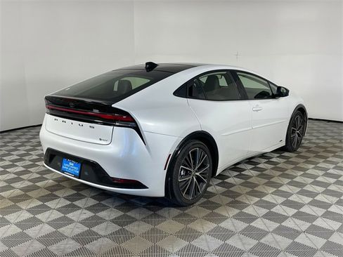 Used 2026 Toyota Prius XLE image 15