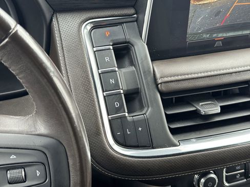 Used 2023 GMC Yukon XL SLT image 26