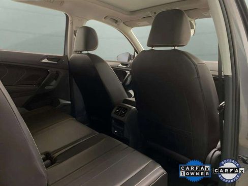 Used 2023 Volkswagen Tiguan SE w/ Panoramic Sunroof Package image 22