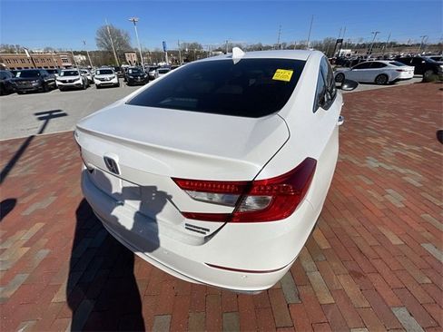 Used 2022 Honda Accord Touring image 19