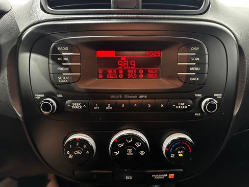 Used 2016 Kia Soul FWD image 10