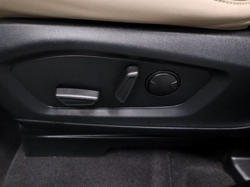 Certified 2022 Ford Explorer XLT w/ Equipment Group 202A image 28