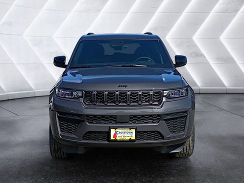 New 2026 Jeep Grand Cherokee Altitude AWD/4WD image 9