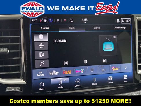 New 2026 Chrysler Pacifica Select FWD image 2