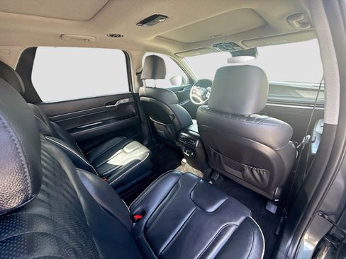 Used 2023 Hyundai Palisade Limited w/ Cargo Package AWD/4WD image 27