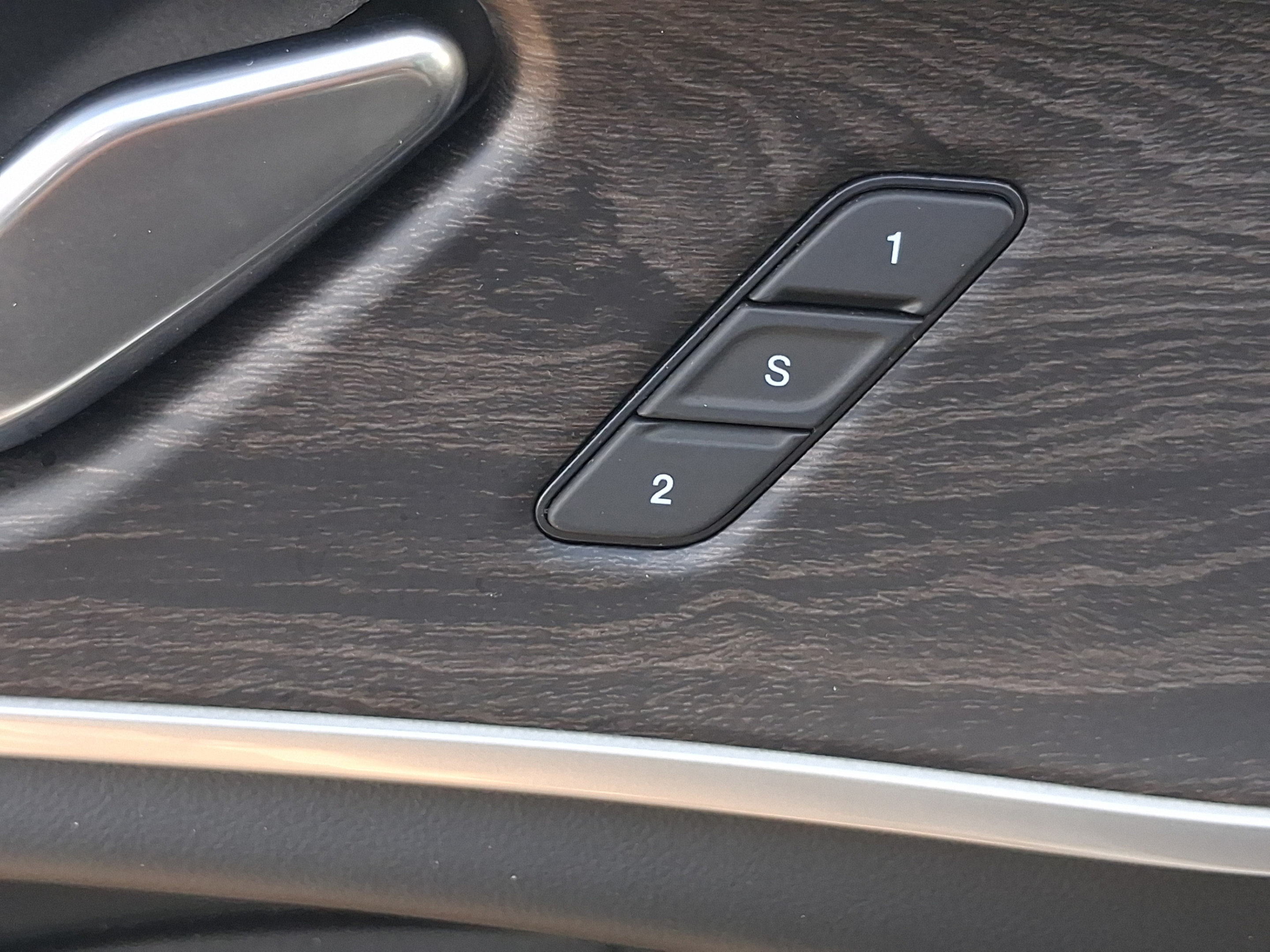 Used 2026 Jeep Grand Cherokee L Limited AWD/4WD image 13