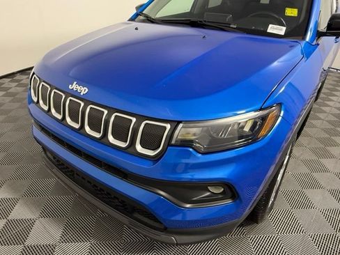 Used 2022 Jeep Compass Latitude w/ Convenience Group AWD/4WD image 10