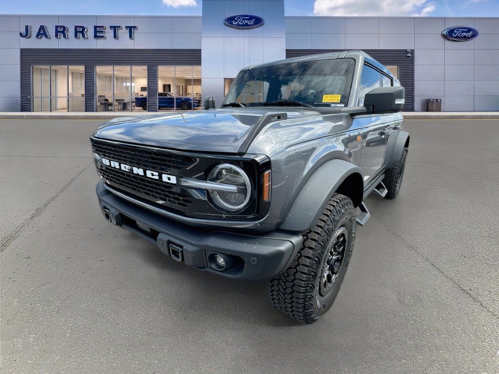 Used 2025 Ford Bronco Badlands AWD/4WD image 2