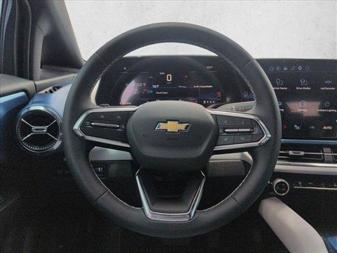 Used 2026 Chevrolet Equinox EV LT FWD image 15