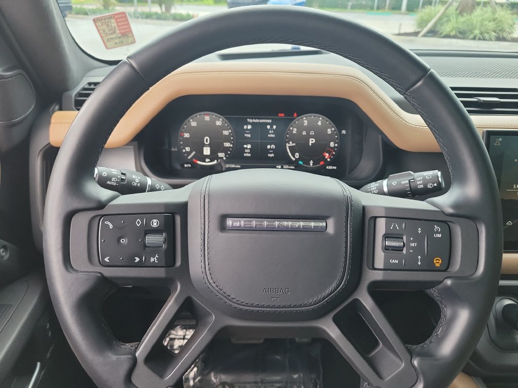 Used 2025 Land Rover Defender 110 X AWD/4WD image 29