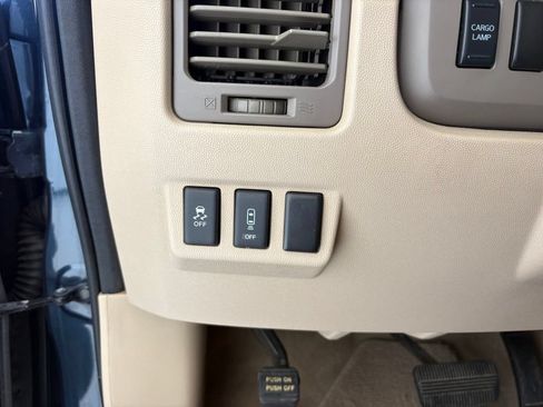 Used 2014 Nissan Titan SV w/ SV Value Truck Package RWD image 6